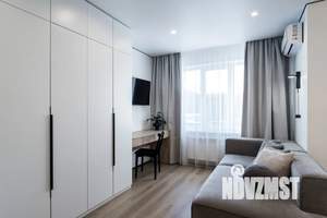 Студия квартира, посуточно, 34м2, 1/25 этаж