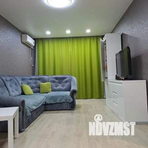 2-к квартира, посуточно, 44м2, 1/1 этаж