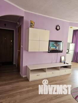 Студия квартира, посуточно, 35м2, 1/5 этаж