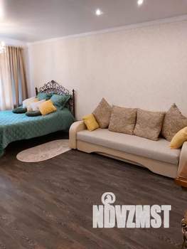 Студия квартира, посуточно, 33м2, 1/5 этаж