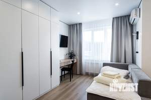Студия квартира, посуточно, 34м2, 1/25 этаж