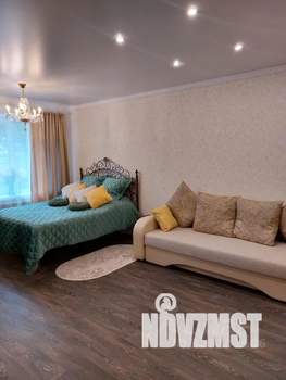 Студия квартира, посуточно, 33м2, 1/5 этаж