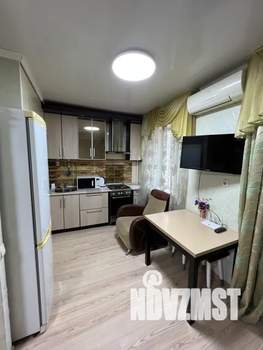 Студия квартира, посуточно, 36м2, 3/4 этаж