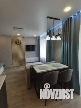 Студия квартира, посуточно, 32м2, 1/9 этаж