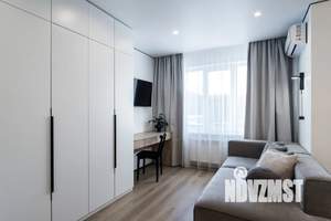 Студия квартира, посуточно, 34м2, 1/25 этаж
