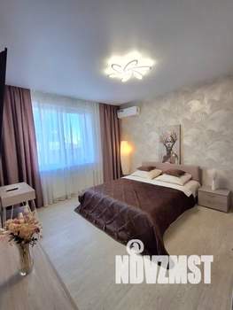 1-к квартира, посуточно, 40м2, 10/25 этаж