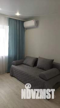 1-к квартира, посуточно, 35м2, 2/9 этаж