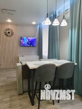 Студия квартира, посуточно, 32м2, 1/9 этаж