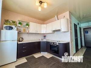 Студия квартира, посуточно, 40м2, 11/17 этаж