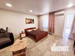 Студия квартира, посуточно, 38м2, 1/25 этаж