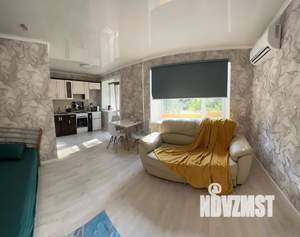 Студия квартира, посуточно, 43м2, 1/5 этаж