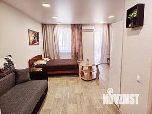 Студия квартира, посуточно, 38м2, 1/25 этаж