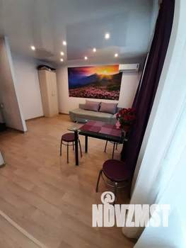 Студия квартира, посуточно, 25м2, 1/5 этаж