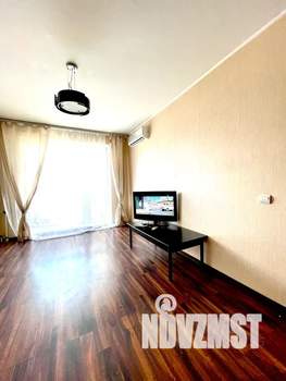 1-к квартира, посуточно, 37м2, 9/10 этаж