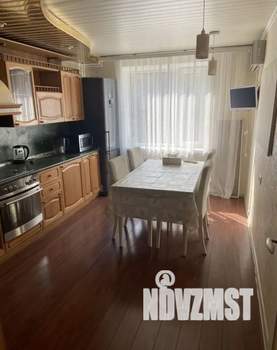 Студия квартира, посуточно, 65м2, 2/6 этаж