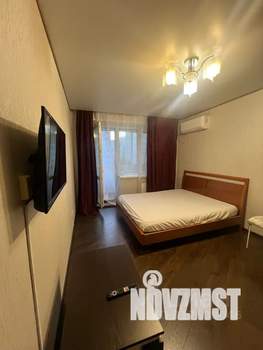 Студия квартира, посуточно, 35м2, 7/10 этаж