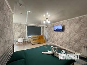 Студия квартира, посуточно, 43м2, 1/5 этаж