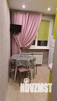 2-к квартира, посуточно, 44м2, 1/1 этаж