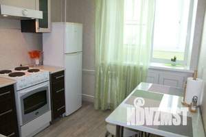 1-к квартира, посуточно, 32м2, 8/10 этаж