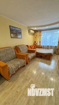 Студия квартира, посуточно, 35м2, 5/5 этаж