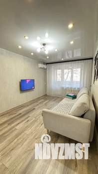 1-к квартира, посуточно, 40м2, 1/10 этаж