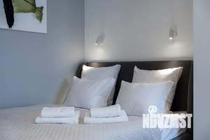 Студия квартира, посуточно, 34м2, 1/25 этаж