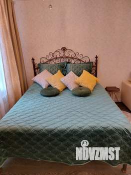 Студия квартира, посуточно, 33м2, 1/5 этаж