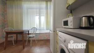 1-к квартира, посуточно, 40м2, 2/10 этаж