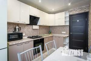 3-к квартира, посуточно, 54м2, 1/9 этаж