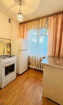 2-к квартира, вторичка, 48м2, 3/5 этаж