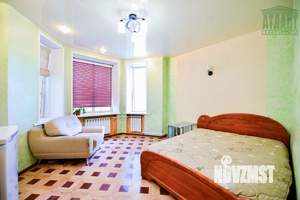 3-к квартира, вторичка, 84м2, 1/3 этаж