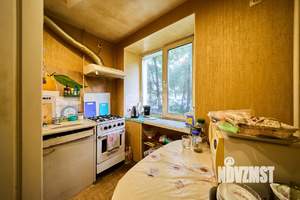 4-к квартира, вторичка, 61м2, 1/5 этаж