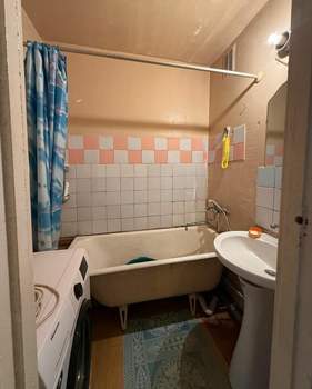 3-к квартира, вторичка, 65м2, 8/10 этаж