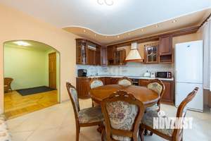 3-к квартира, вторичка, 118м2, 1/7 этаж