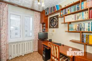 4-к квартира, вторичка, 62м2, 5/5 этаж