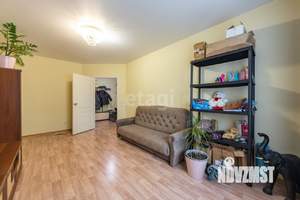 2-к квартира, вторичка, 60м2, 1/10 этаж