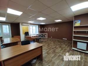2-к квартира, вторичка, 62м2, 1/10 этаж
