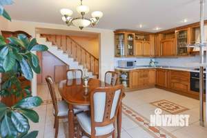 4-к квартира, вторичка, 133м2, 10/10 этаж