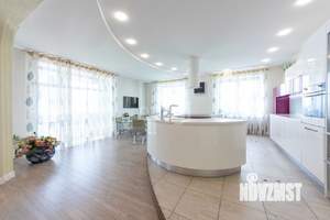 4-к квартира, вторичка, 205м2, 7/11 этаж