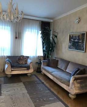 4-к квартира, вторичка, 137м2, 7/8 этаж